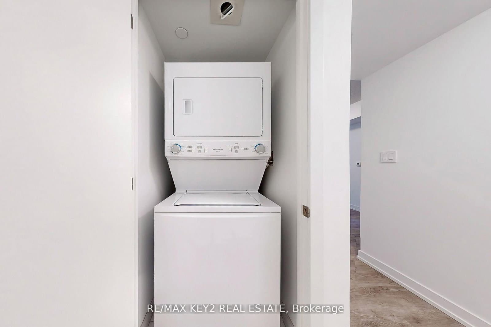 556 Marlee Avenue, Unit 425 thumbnail 17