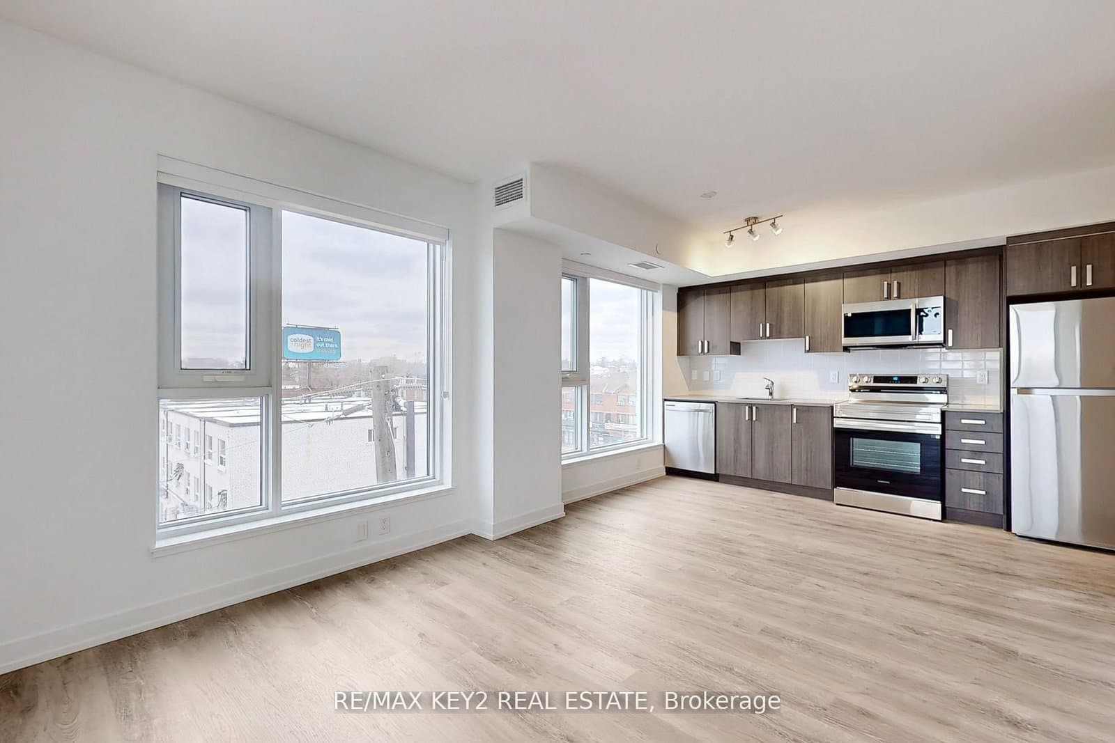 556 Marlee Avenue, Unit 425 thumbnail 6