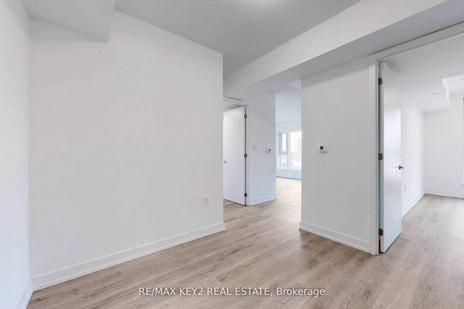 556 Marlee Avenue, Unit 425 thumbnail 7
