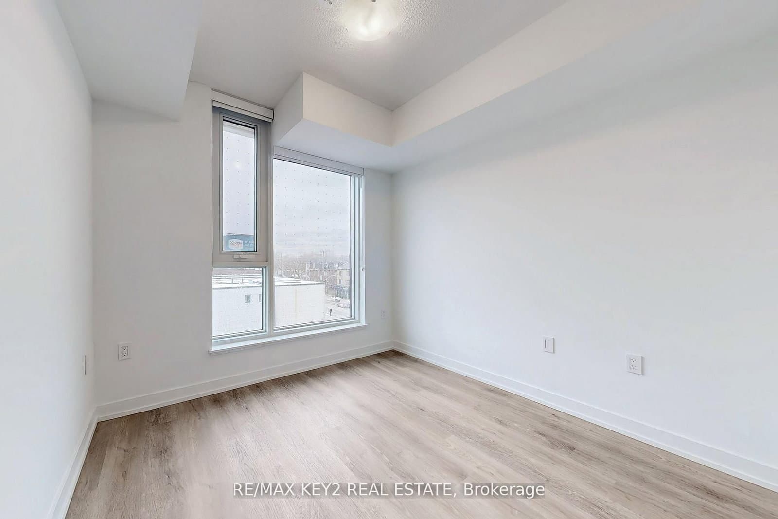 556 Marlee Avenue, Unit 425 thumbnail 9