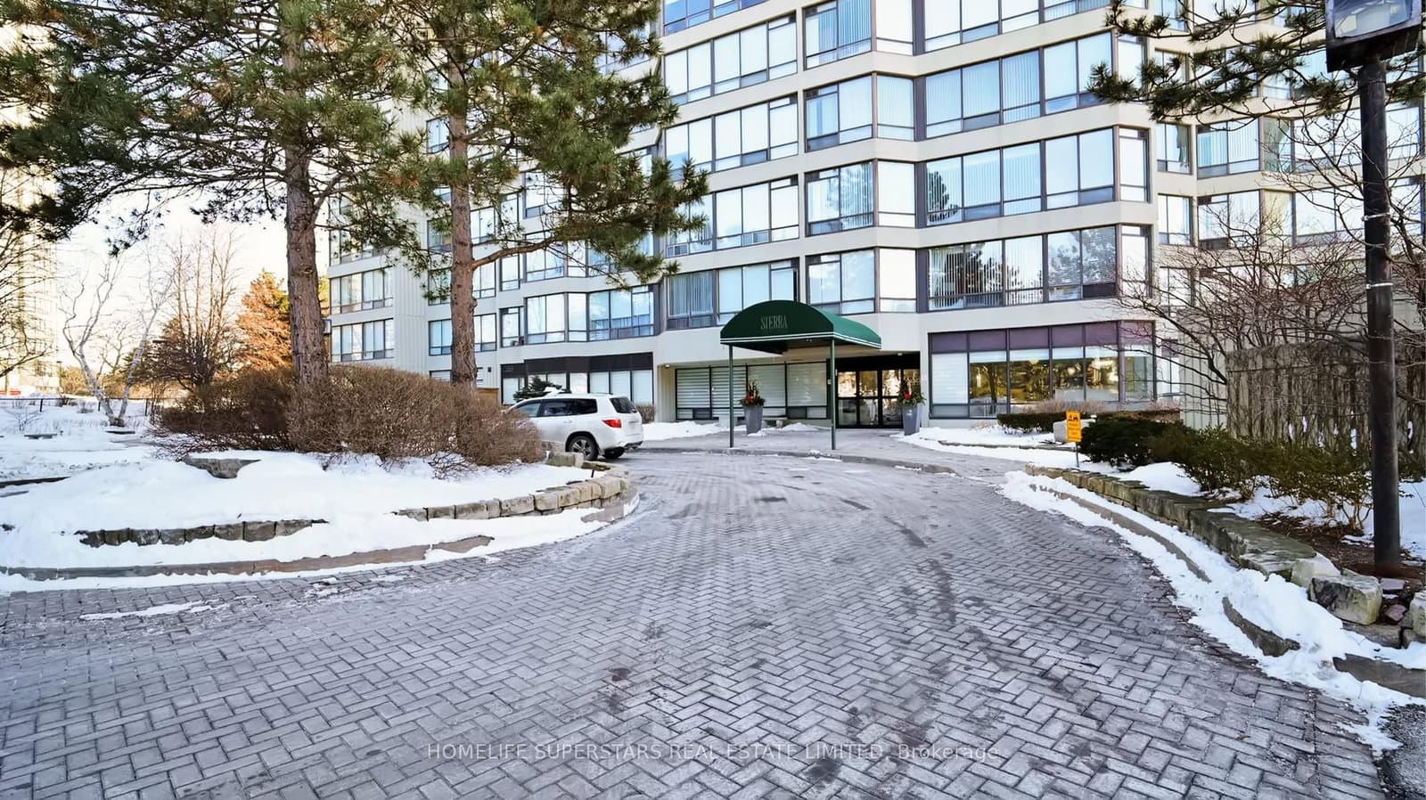 26 Hanover Road, Unit 301 thumbnail 4