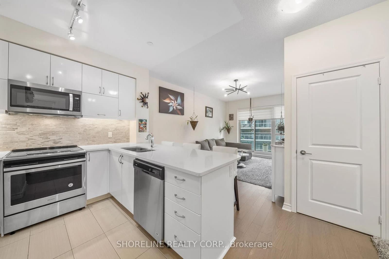 #1502 - 39 Annie Craig Drive