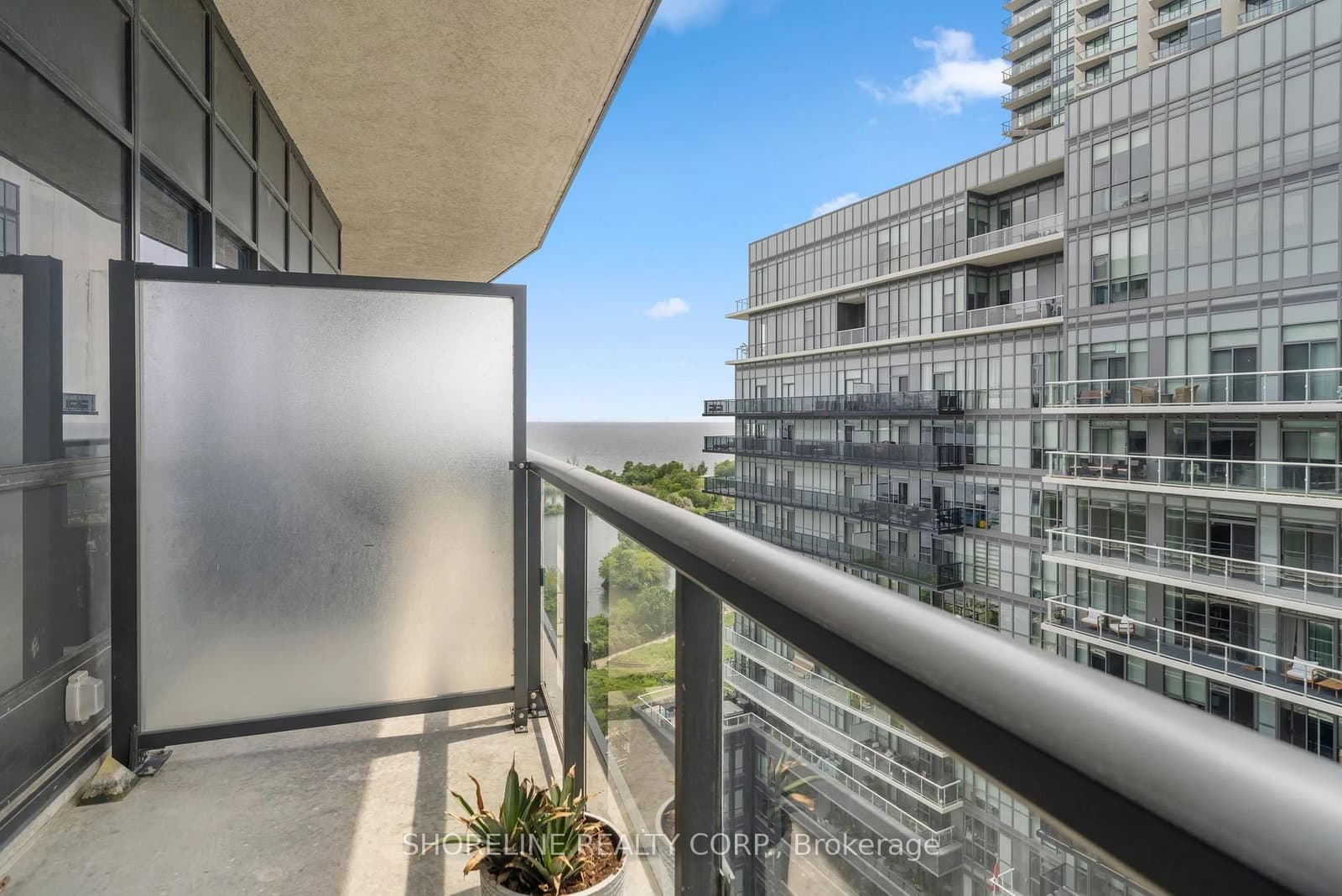 39 Annie Craig Drive, Unit 1502 thumbnail 18