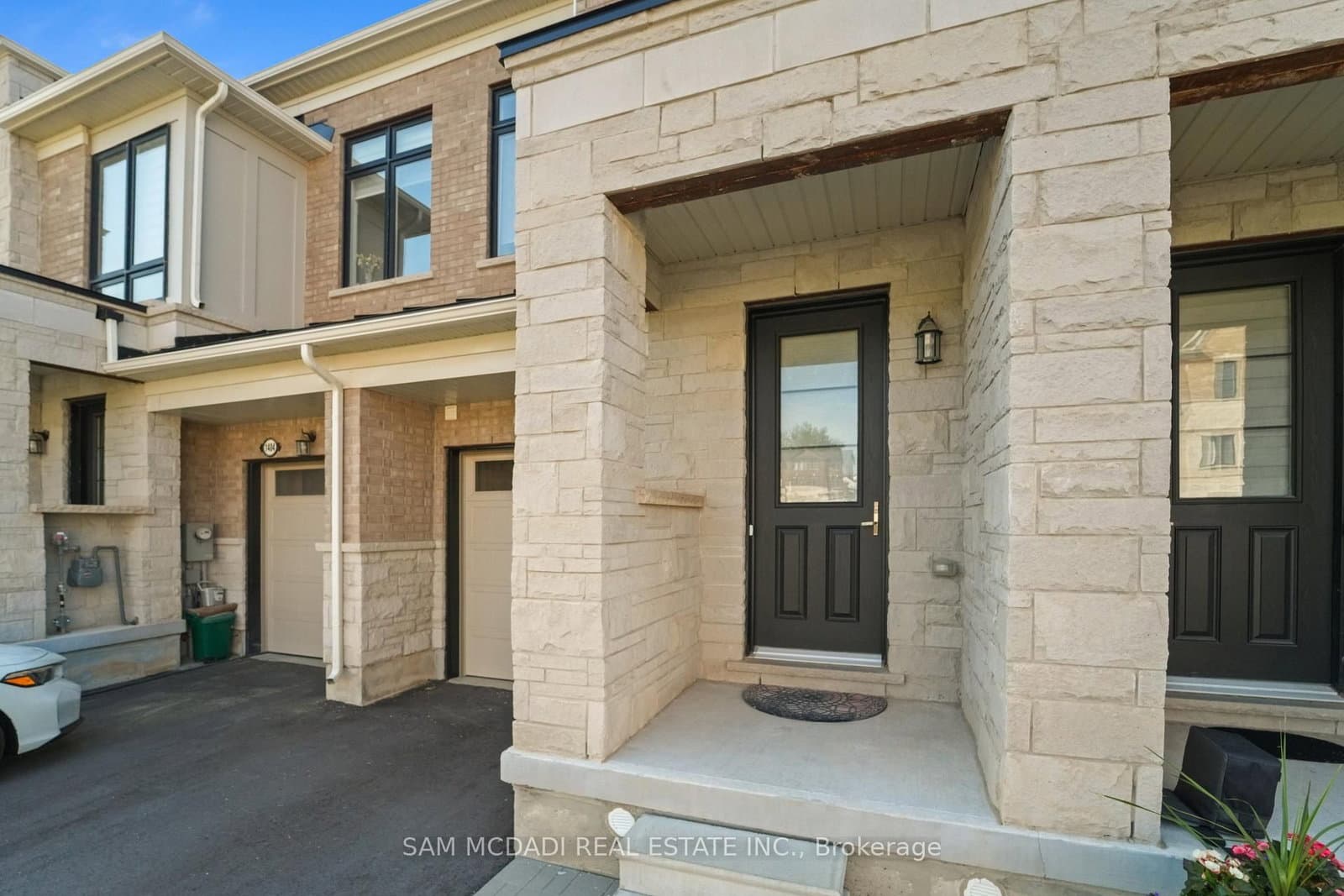 1402 Almonte Drive thumbnail 2