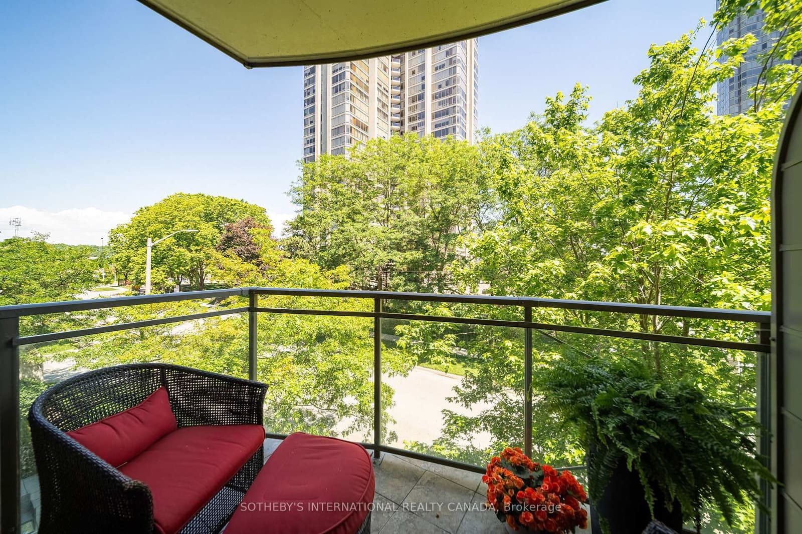 80 Palace Pier Court, Unit 302 thumbnail 15