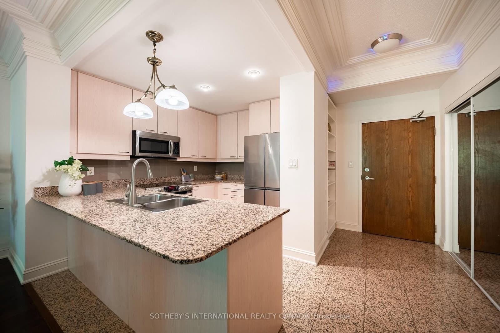 80 Palace Pier Court, Unit 302 thumbnail 5