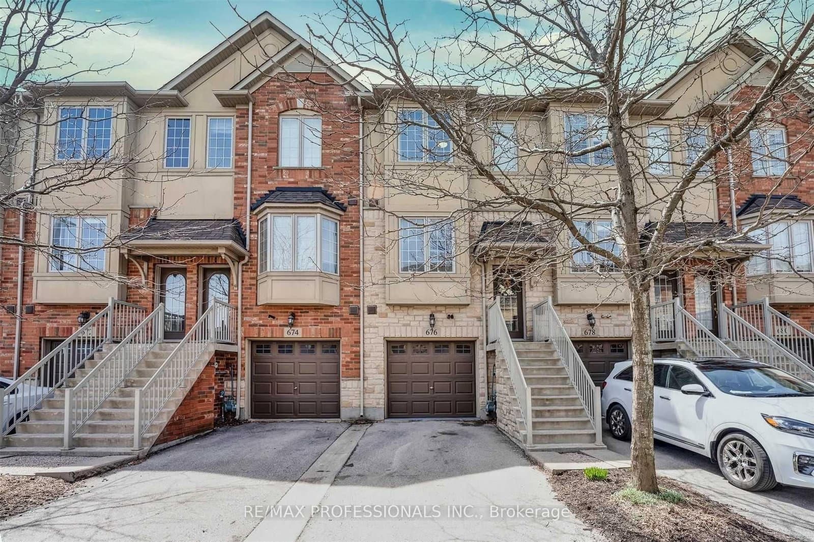 676 Rowley Common - Image 1