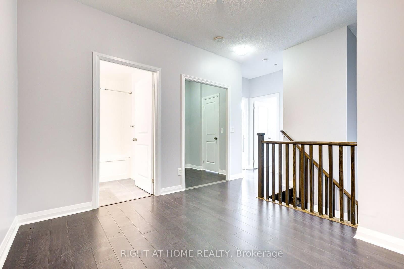 55 Eglinton Avenue W, Unit 101 thumbnail 16