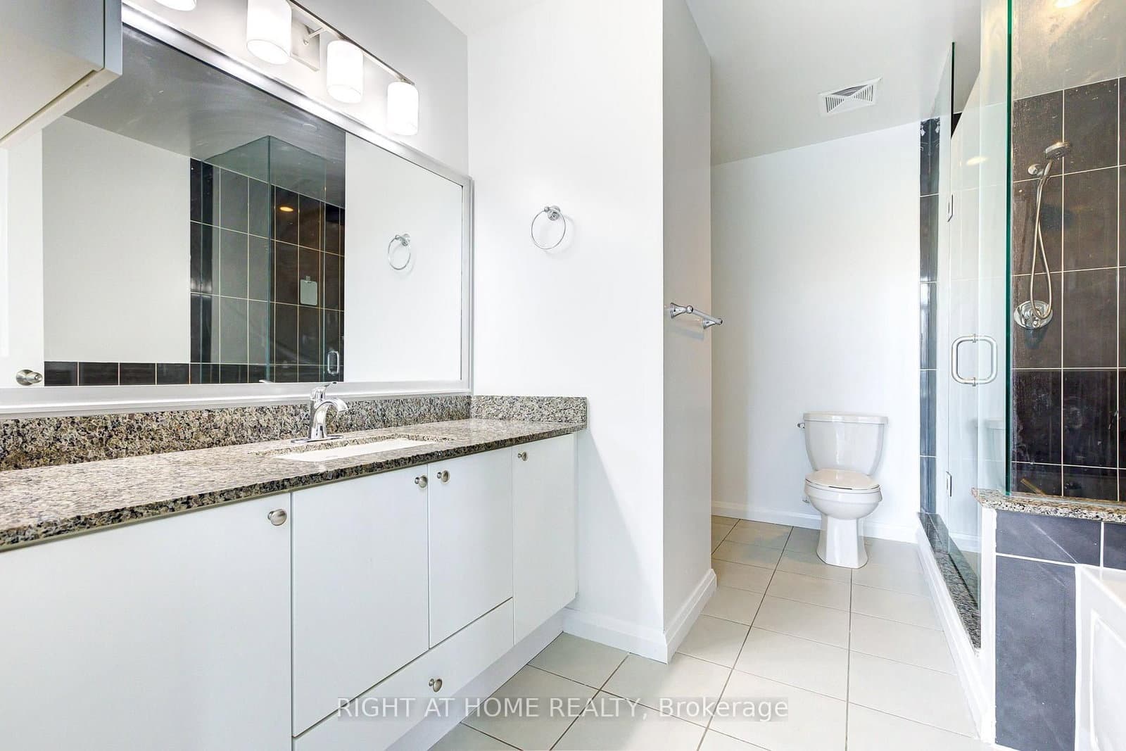 55 Eglinton Avenue W, Unit 101 thumbnail 19