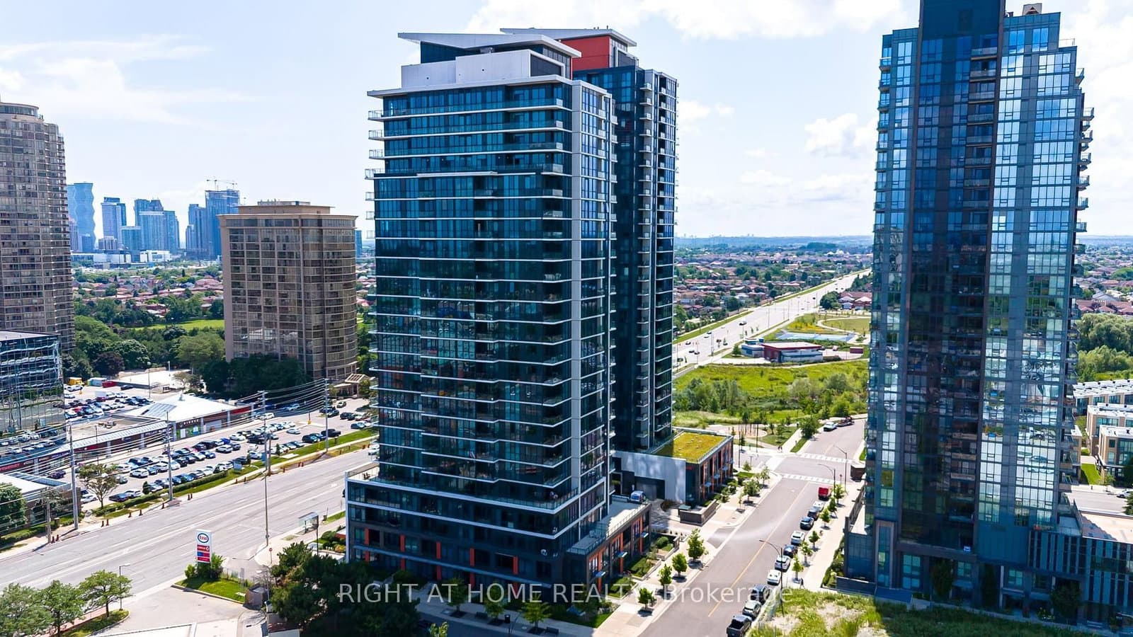 55 Eglinton Avenue W, Unit 101 thumbnail 2