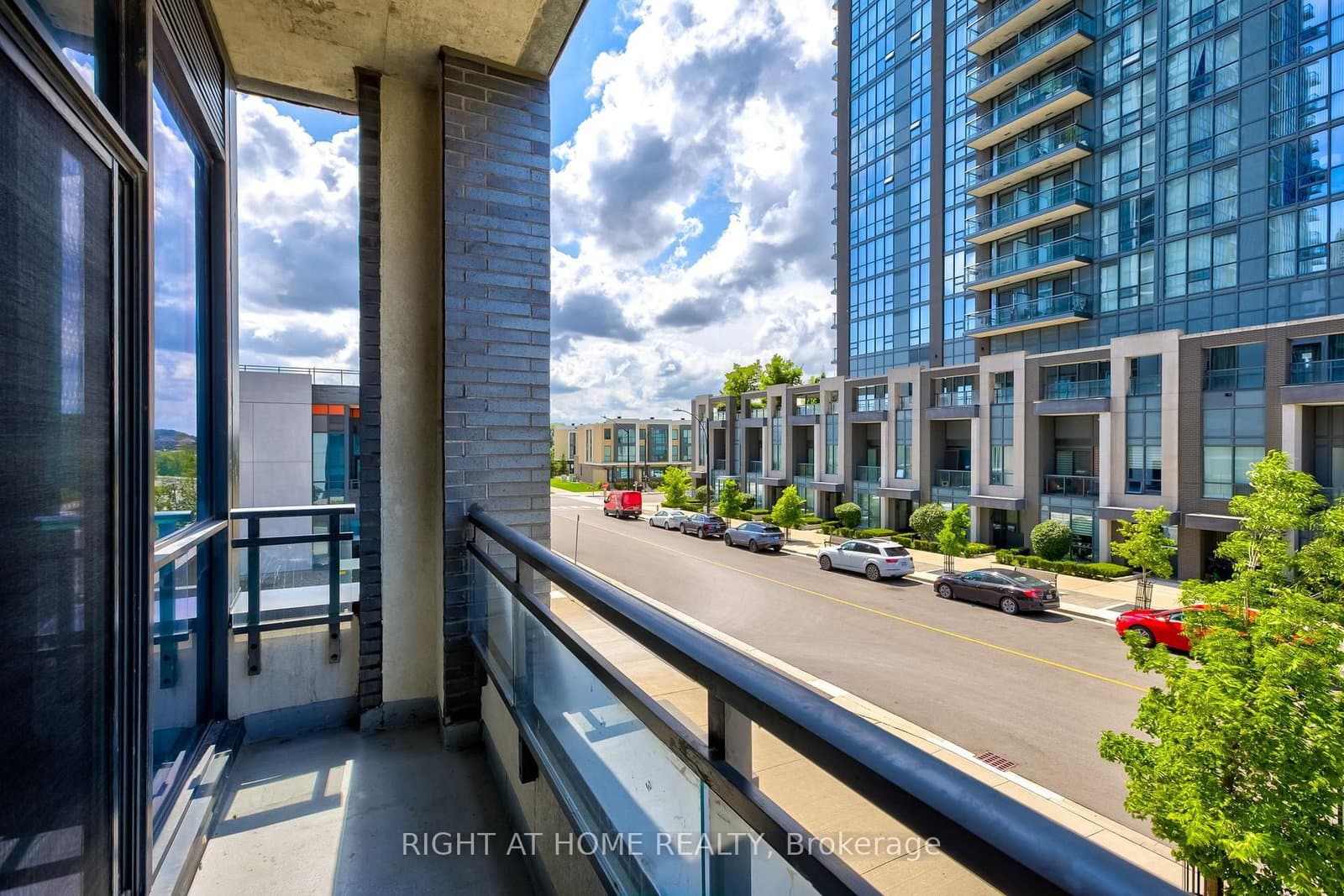 55 Eglinton Avenue W, Unit 101 thumbnail 22