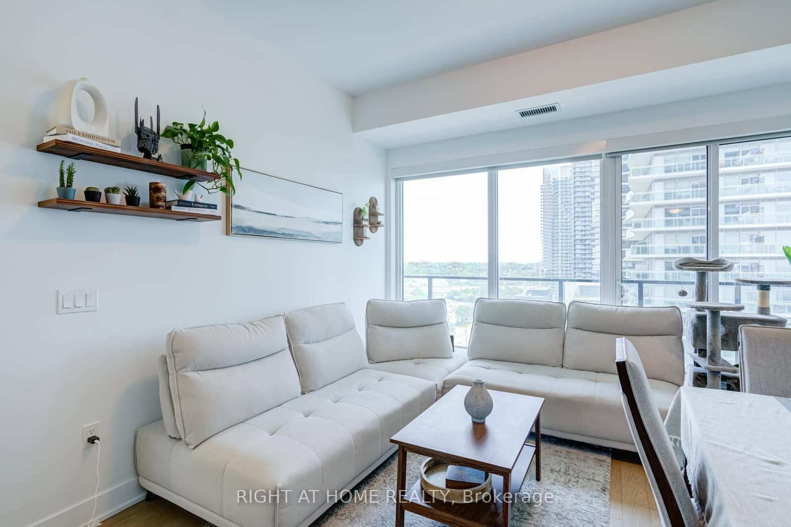 30 Shore Breeze Drive, Unit 1413 thumbnail 16