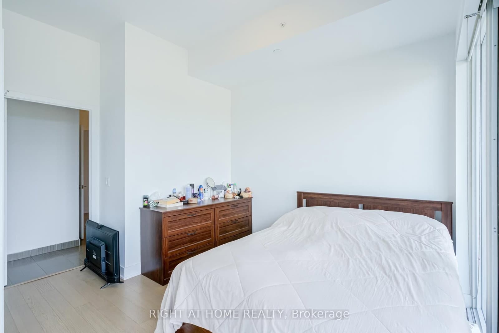 30 Shore Breeze Drive, Unit 1413 thumbnail 24