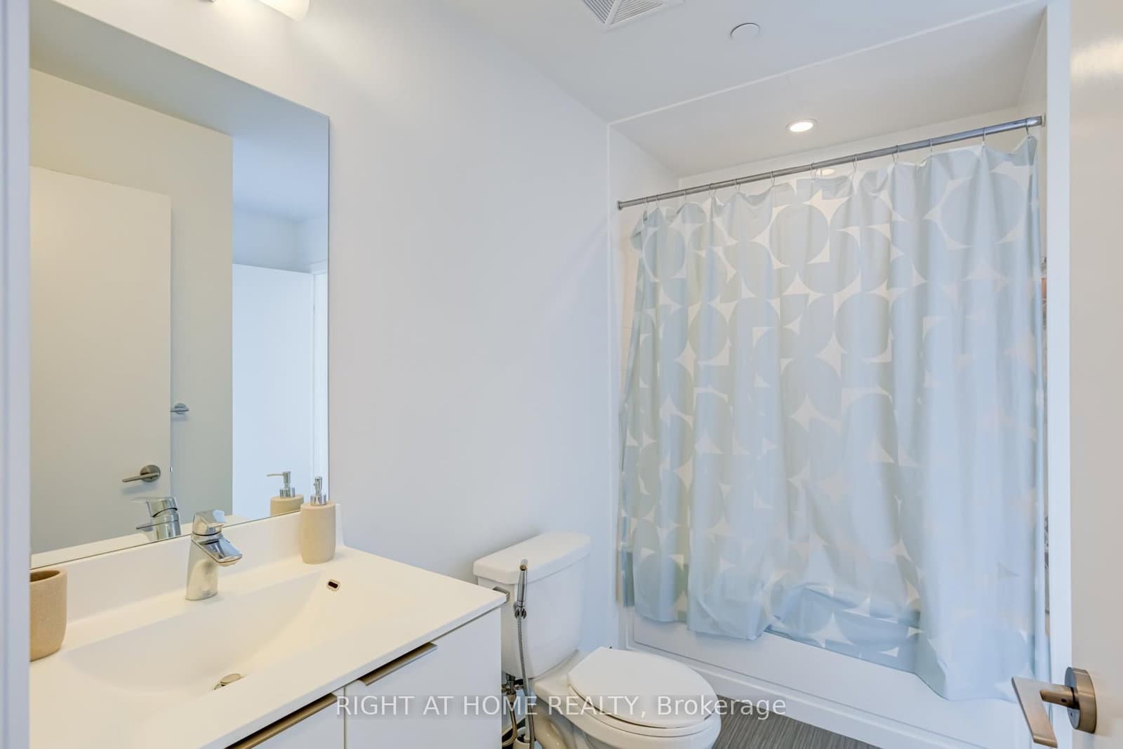 30 Shore Breeze Drive, Unit 1413 thumbnail 28
