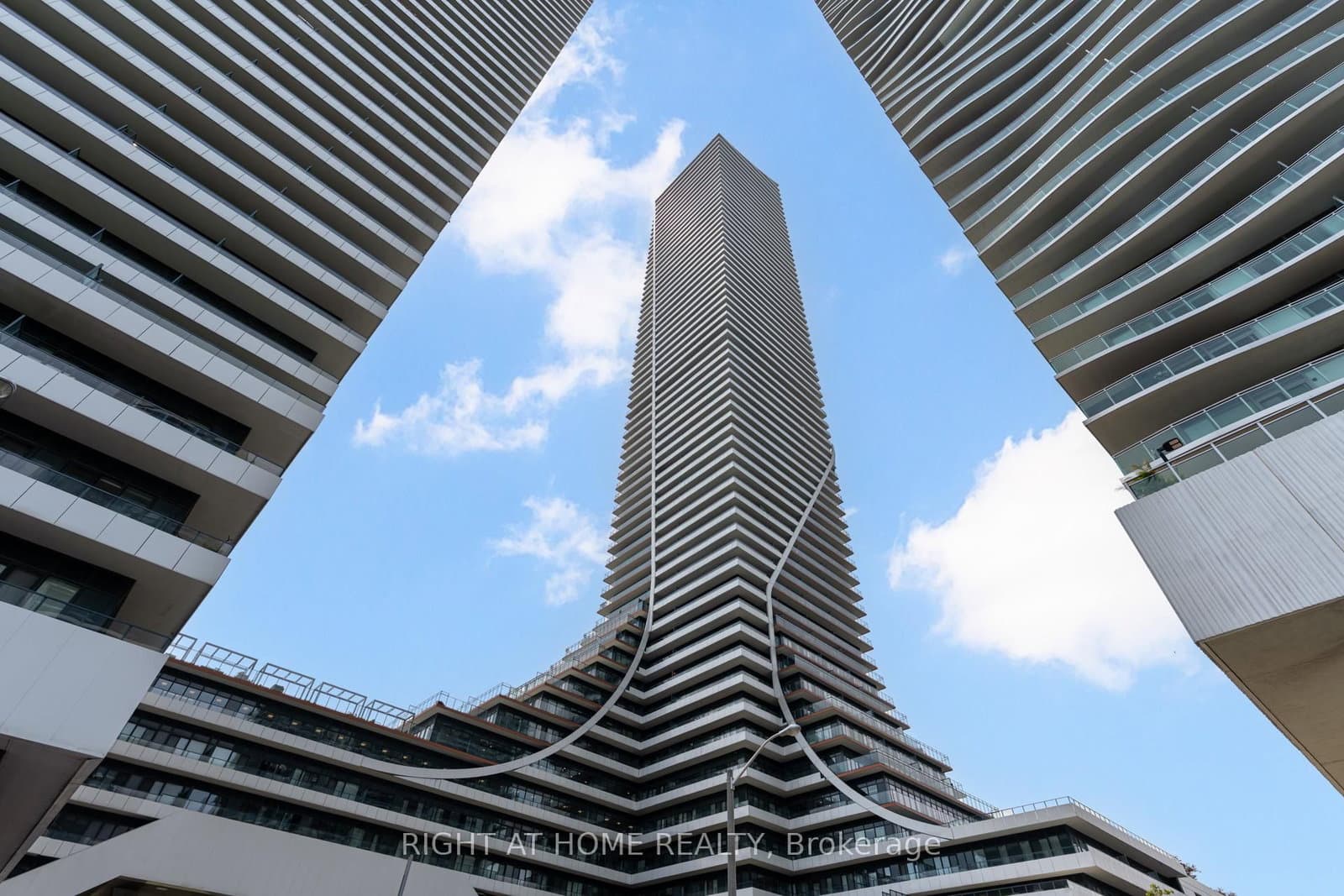 30 Shore Breeze Drive, Unit 1413 thumbnail 3