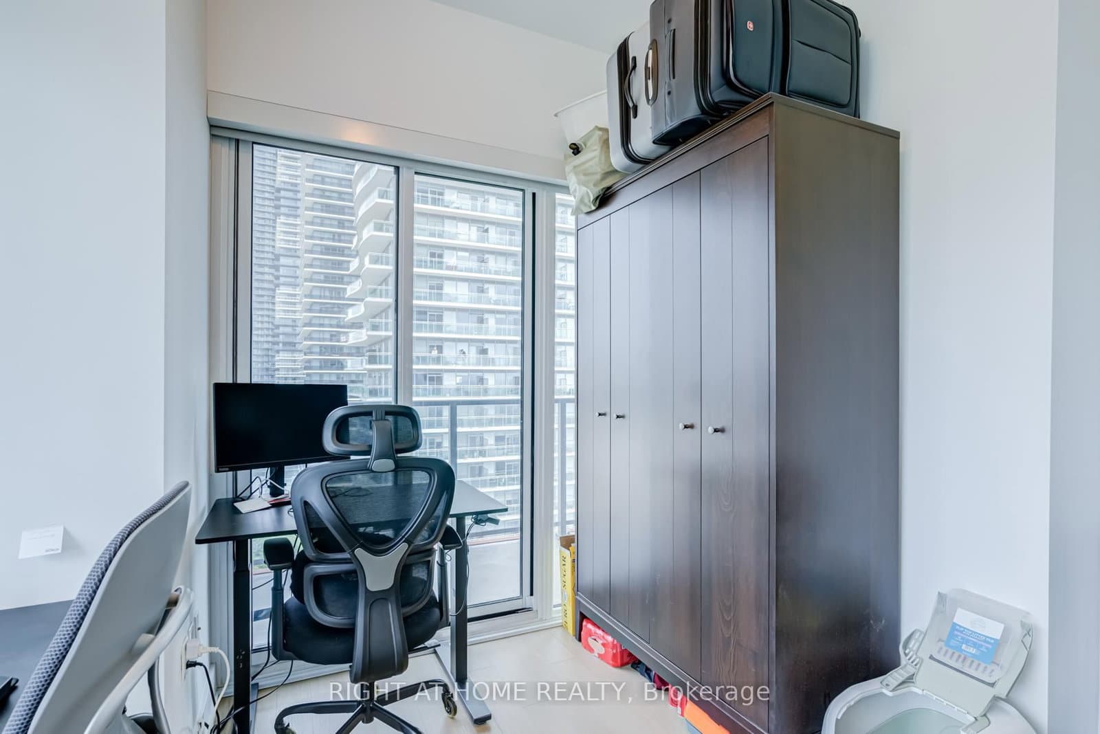 30 Shore Breeze Drive, Unit 1413 thumbnail 31