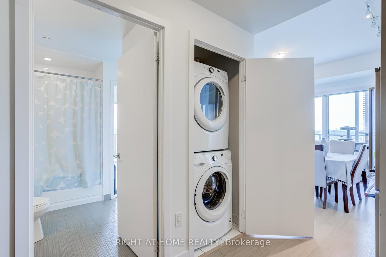 30 Shore Breeze Drive, Unit 1413 thumbnail 32