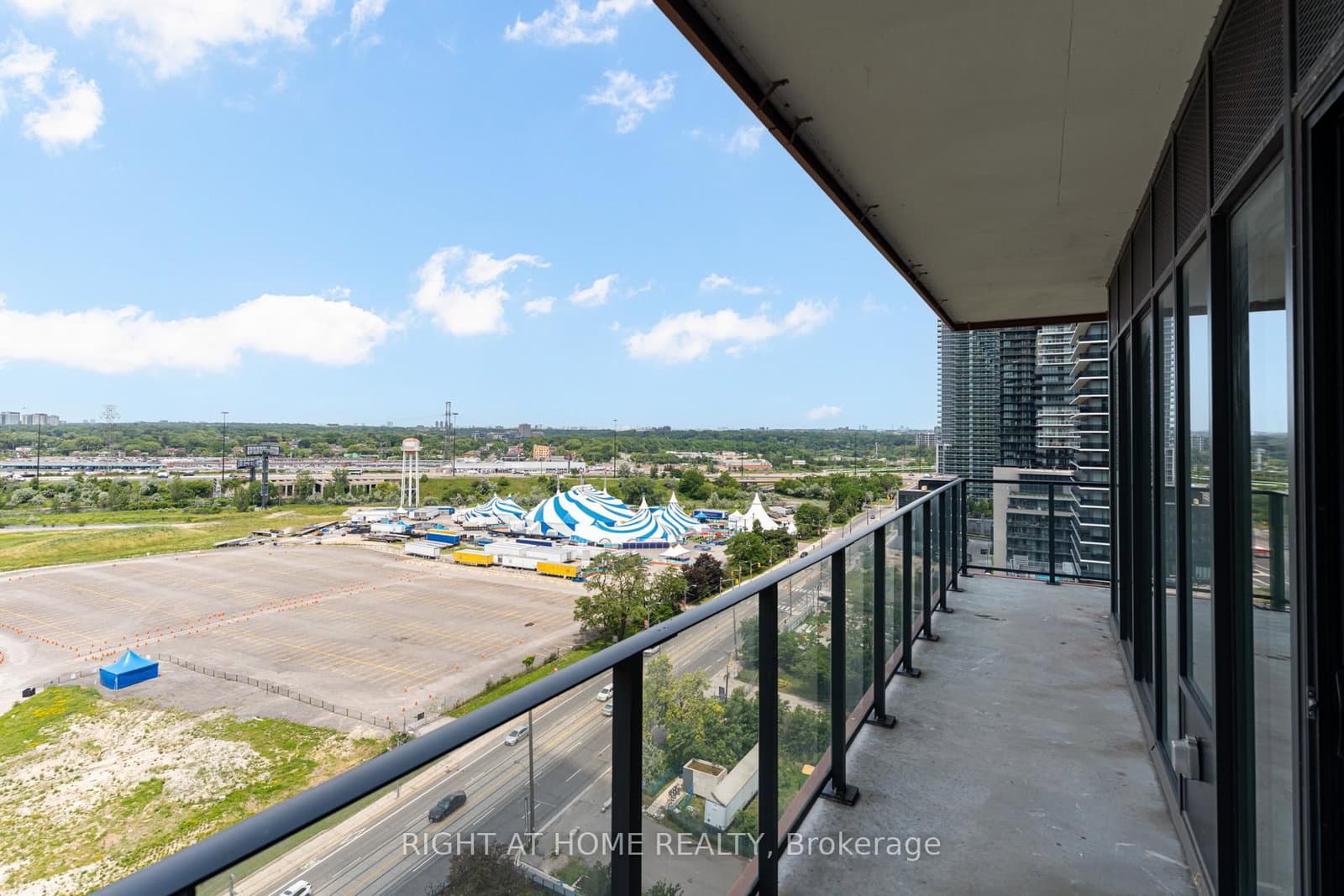 30 Shore Breeze Drive, Unit 1413 thumbnail 33