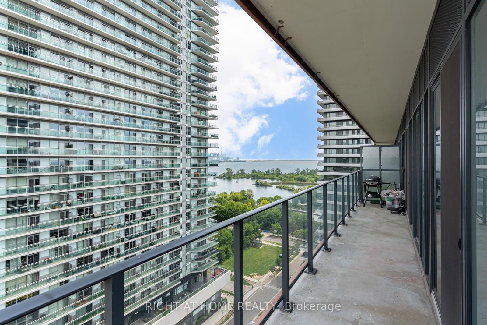 30 Shore Breeze Drive, Unit 1413 thumbnail 35