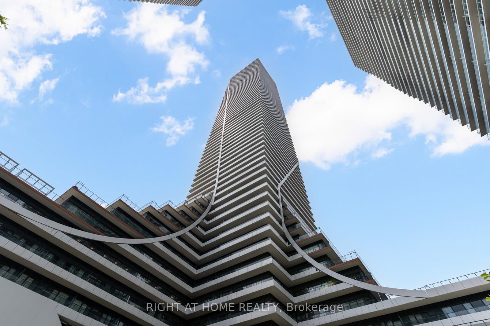 30 Shore Breeze Drive, Unit 1413 thumbnail 4