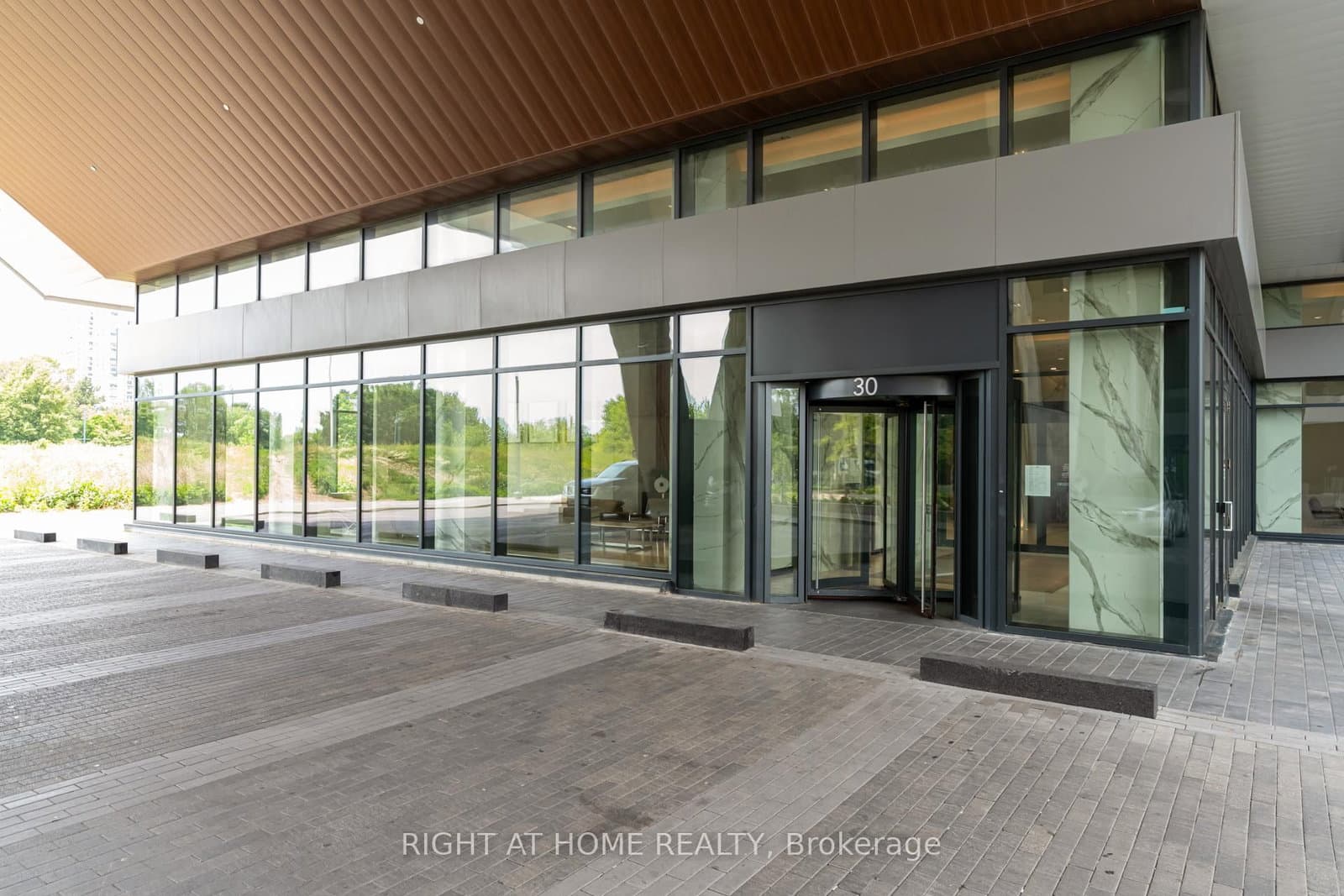 30 Shore Breeze Drive, Unit 1413 thumbnail 7