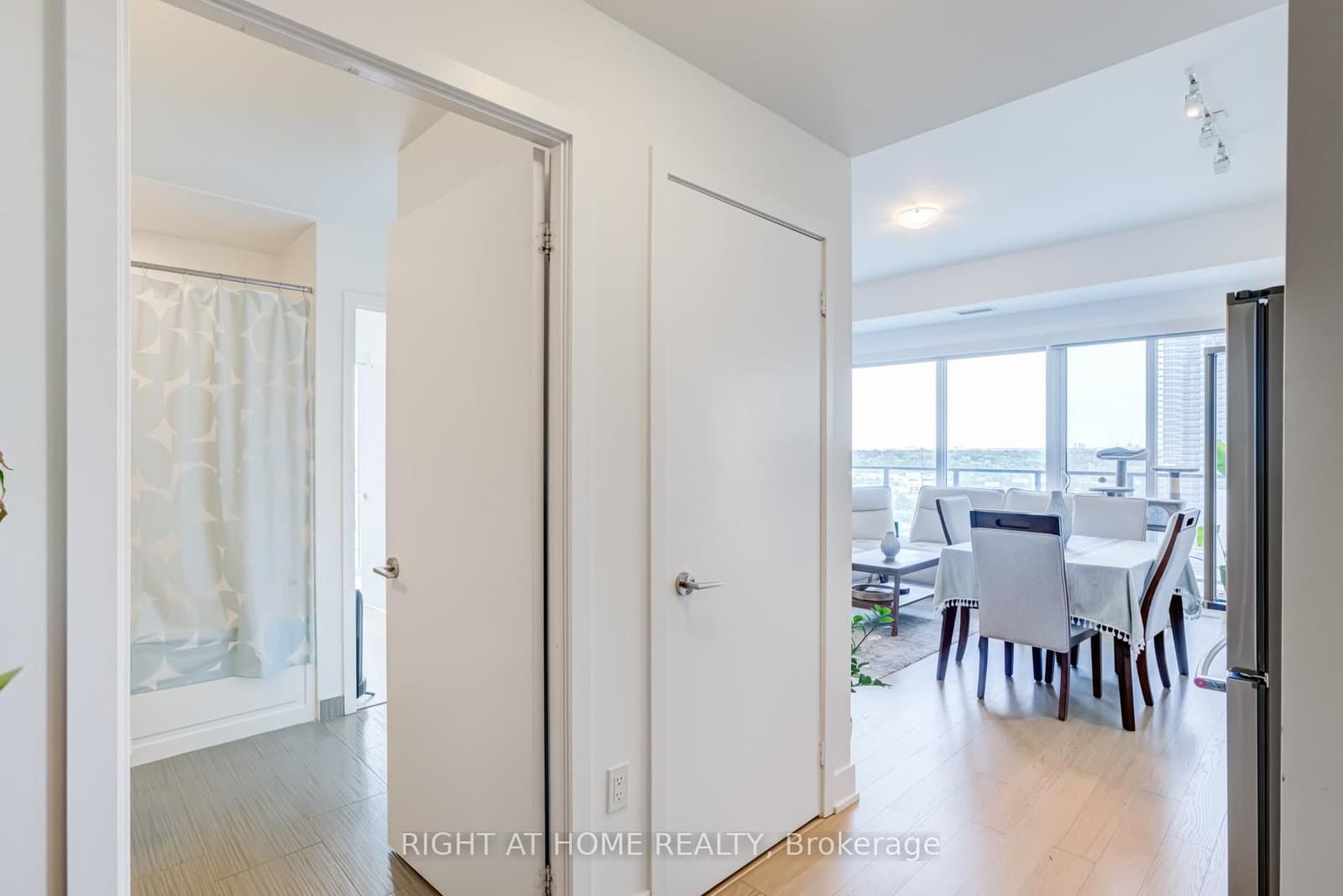 30 Shore Breeze Drive, Unit 1413 thumbnail 9