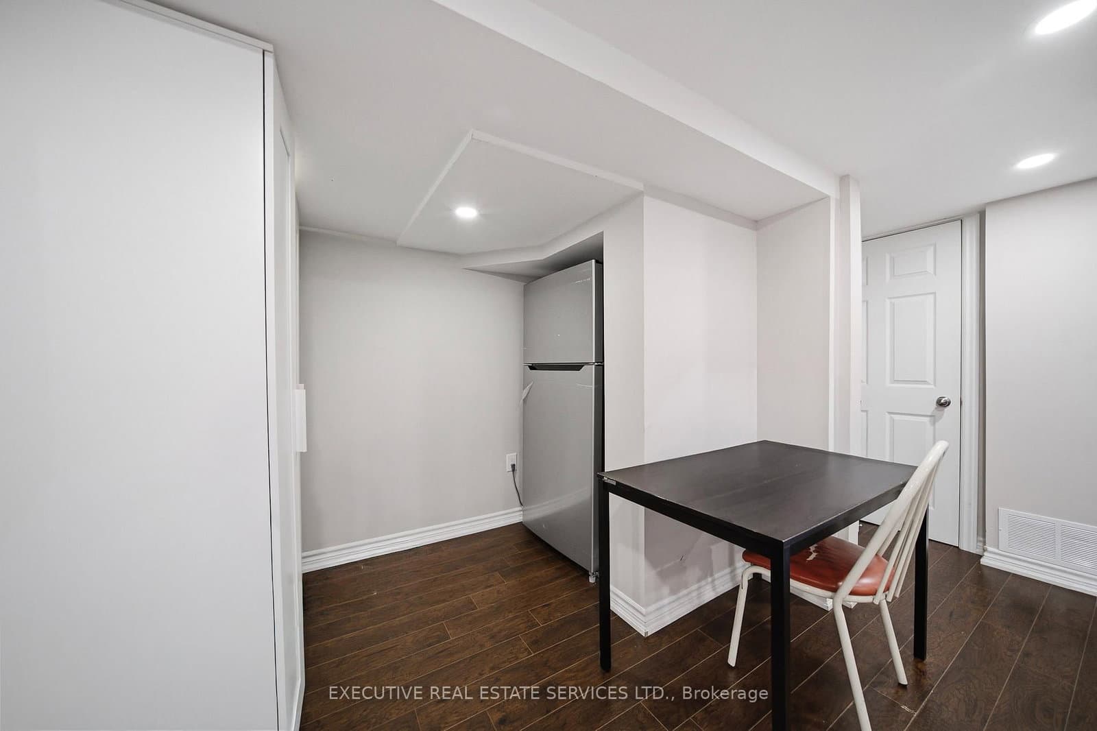 51 Worthington Avenue thumbnail 30