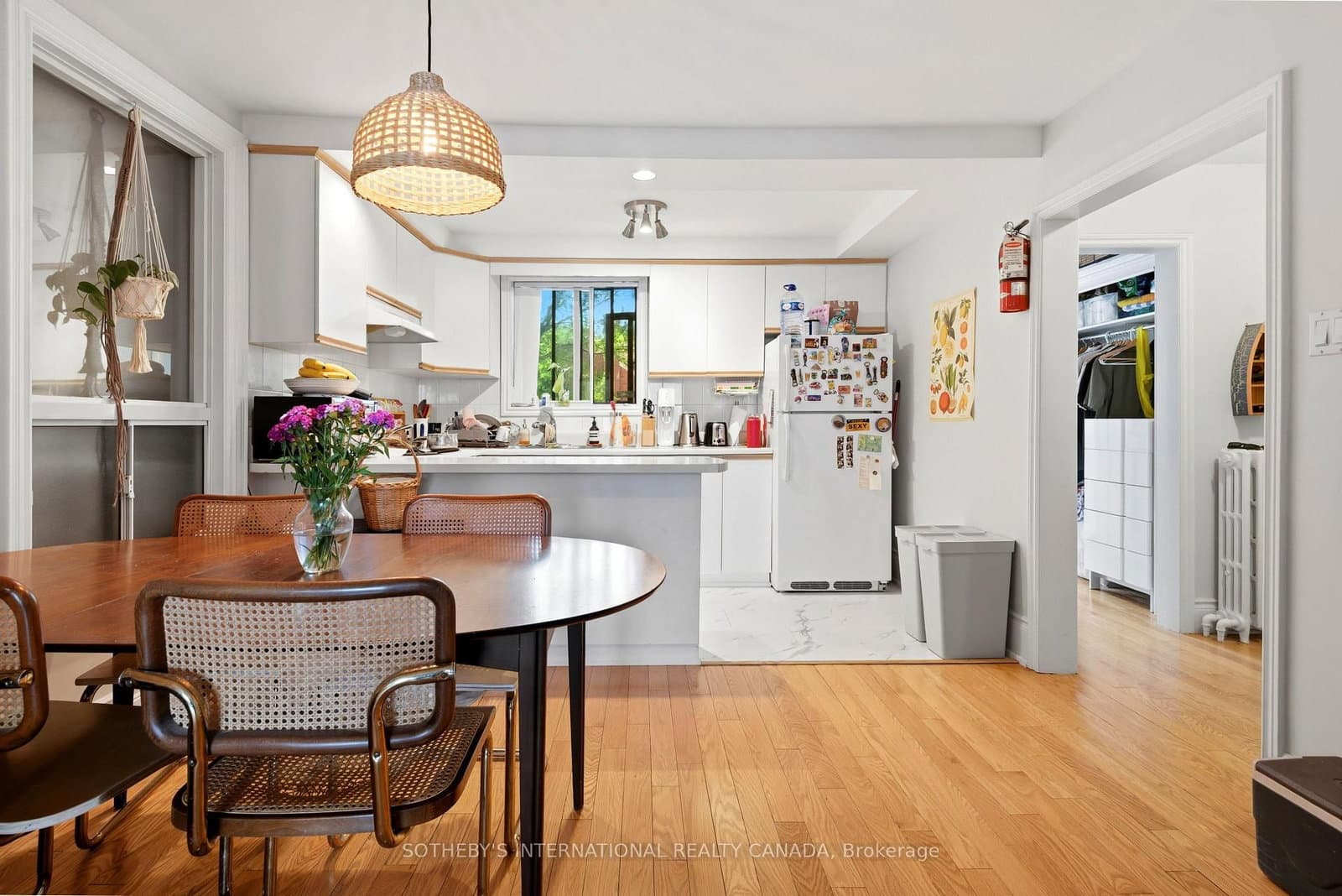 376 Sunnyside Avenue thumbnail 6