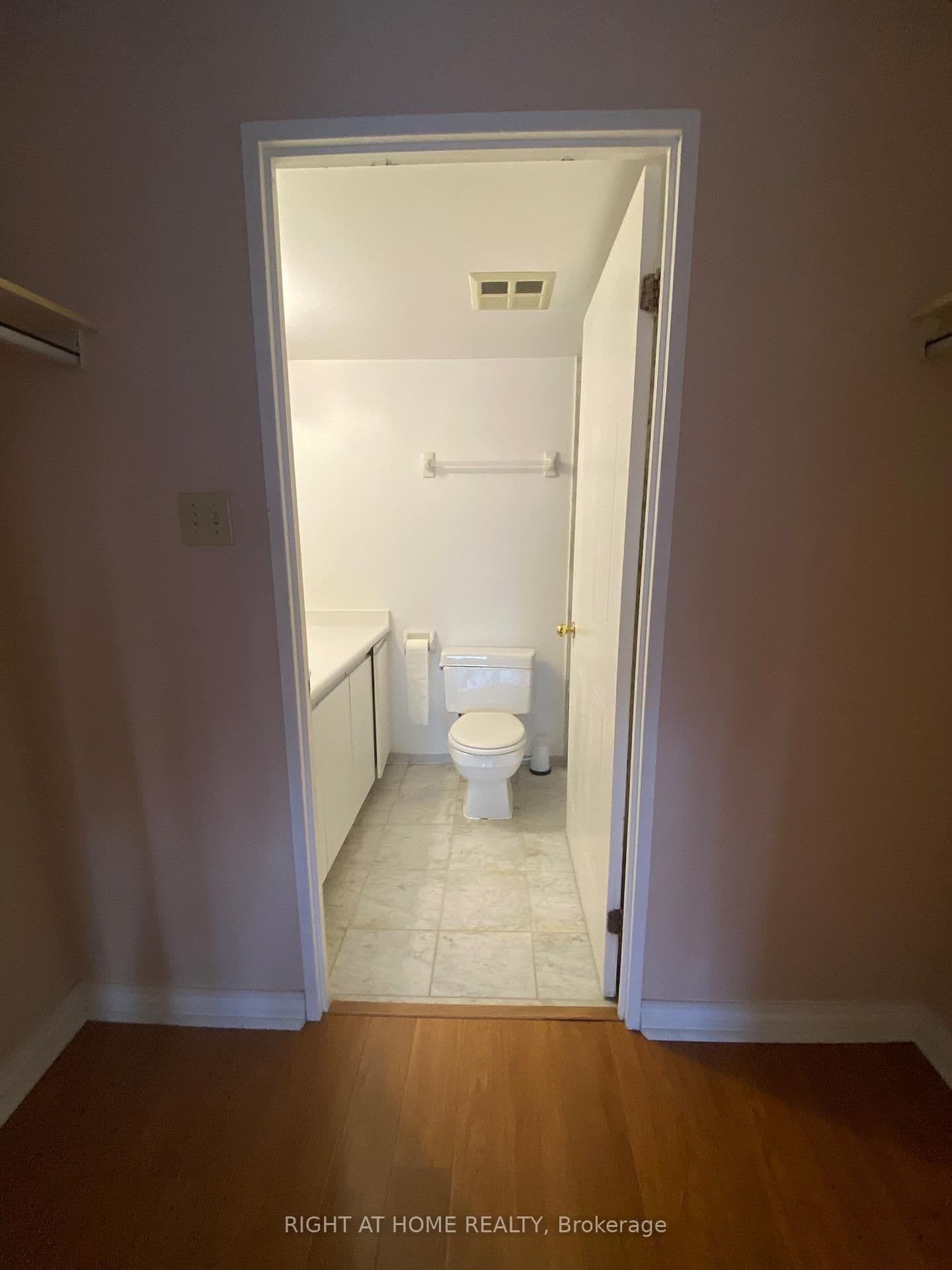 350 Webb Drive, Unit 1807 thumbnail 32