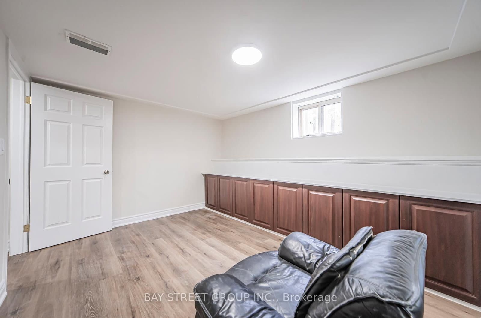 538 Queens Drive, Unit Basement thumbnail 18