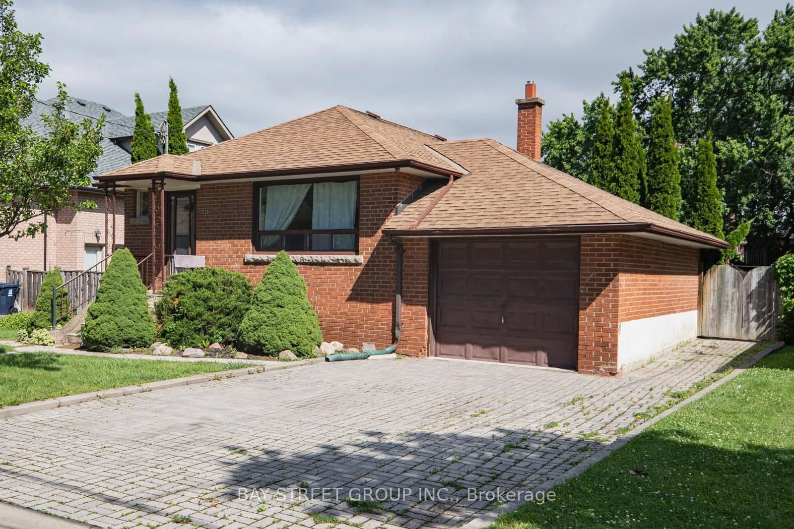 538 Queens Drive, Unit Basement thumbnail 2