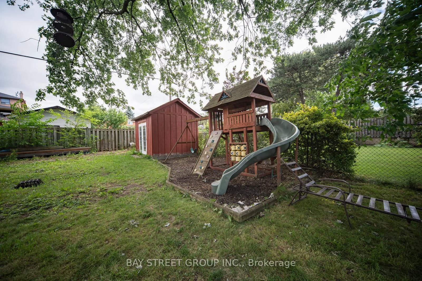538 Queens Drive, Unit Basement thumbnail 25