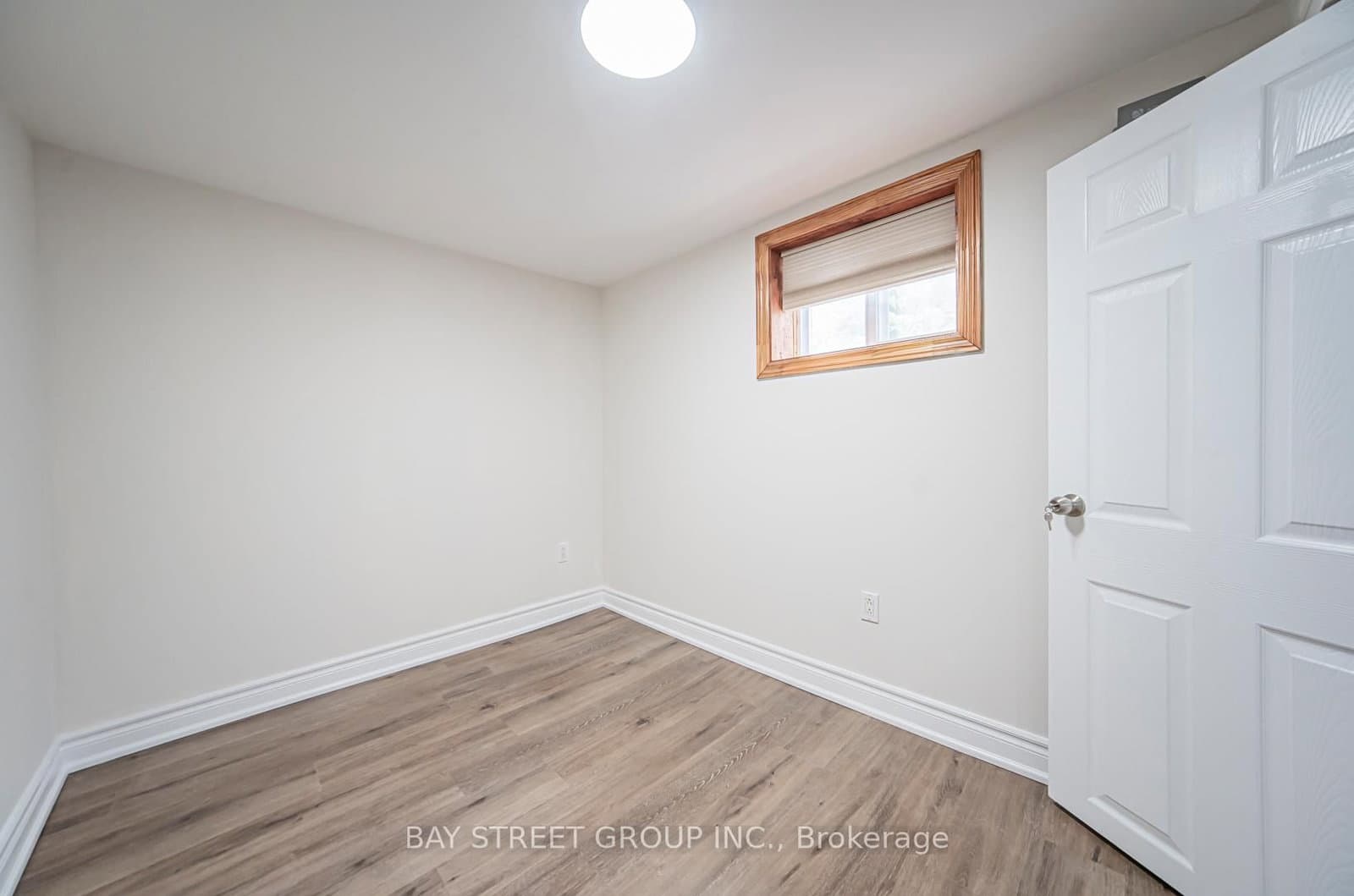 538 Queens Drive, Unit Basement thumbnail 6