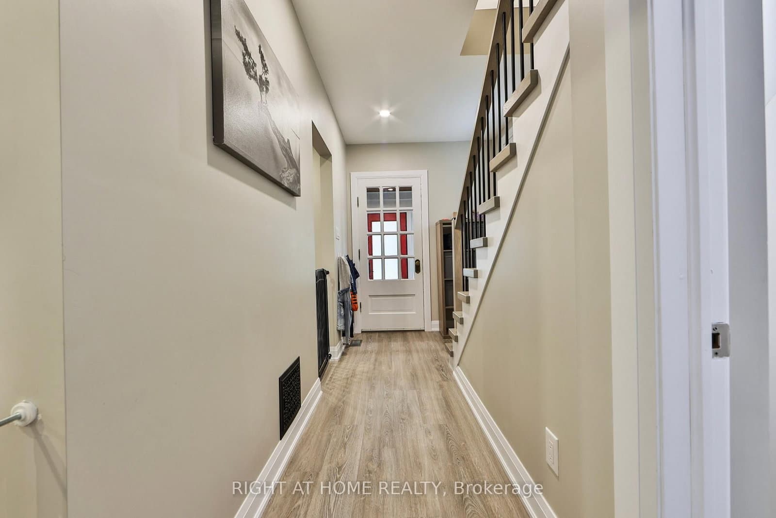 90 MILL Street S thumbnail 22