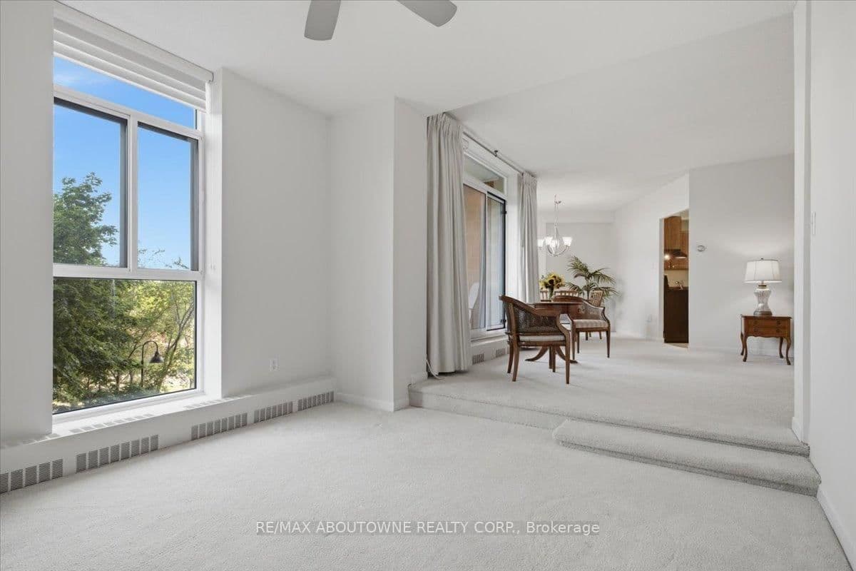 5250 Lakeshore Road, Unit 401 thumbnail 11