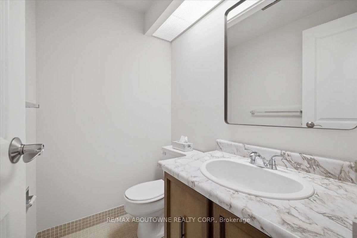 5250 Lakeshore Road, Unit 401 thumbnail 17