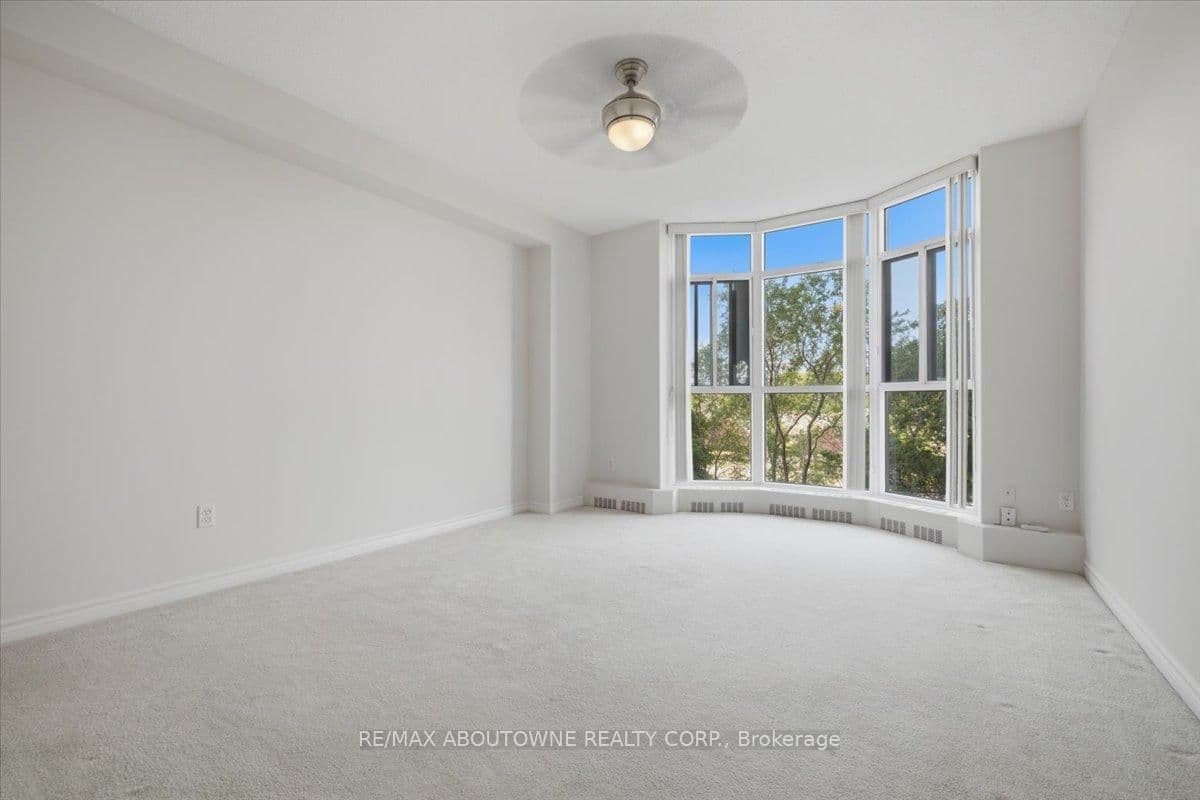 5250 Lakeshore Road, Unit 401 thumbnail 20