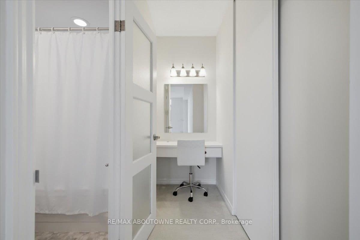 5250 Lakeshore Road, Unit 401 thumbnail 21
