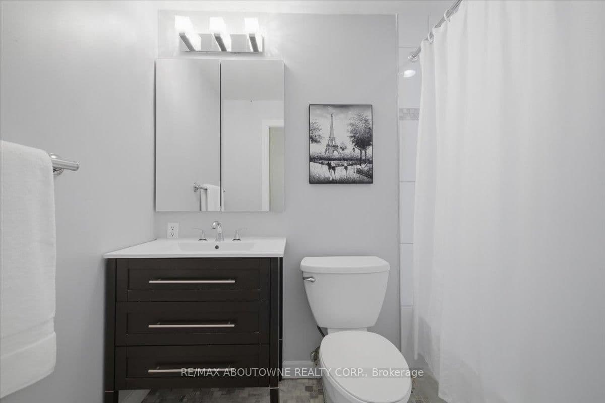 5250 Lakeshore Road, Unit 401 thumbnail 22