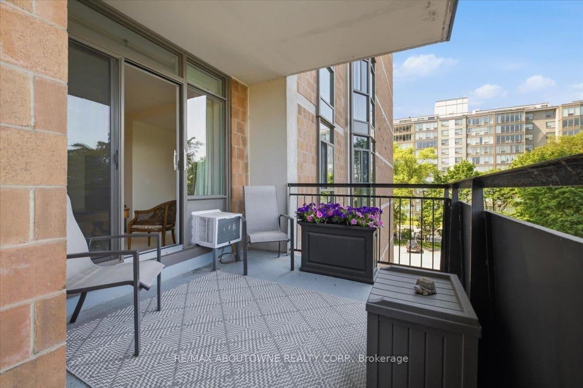 5250 Lakeshore Road, Unit 401 thumbnail 26