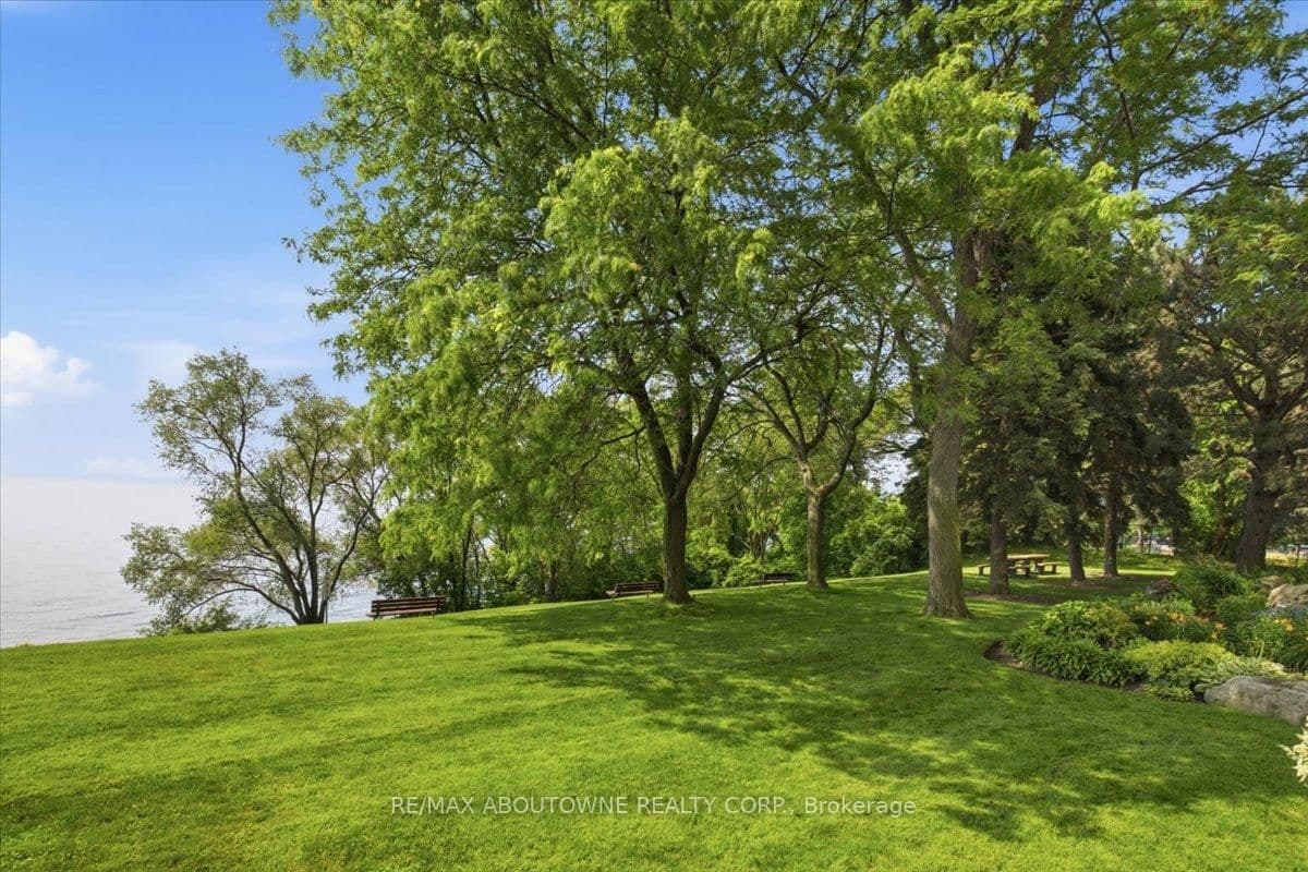 5250 Lakeshore Road, Unit 401 thumbnail 29