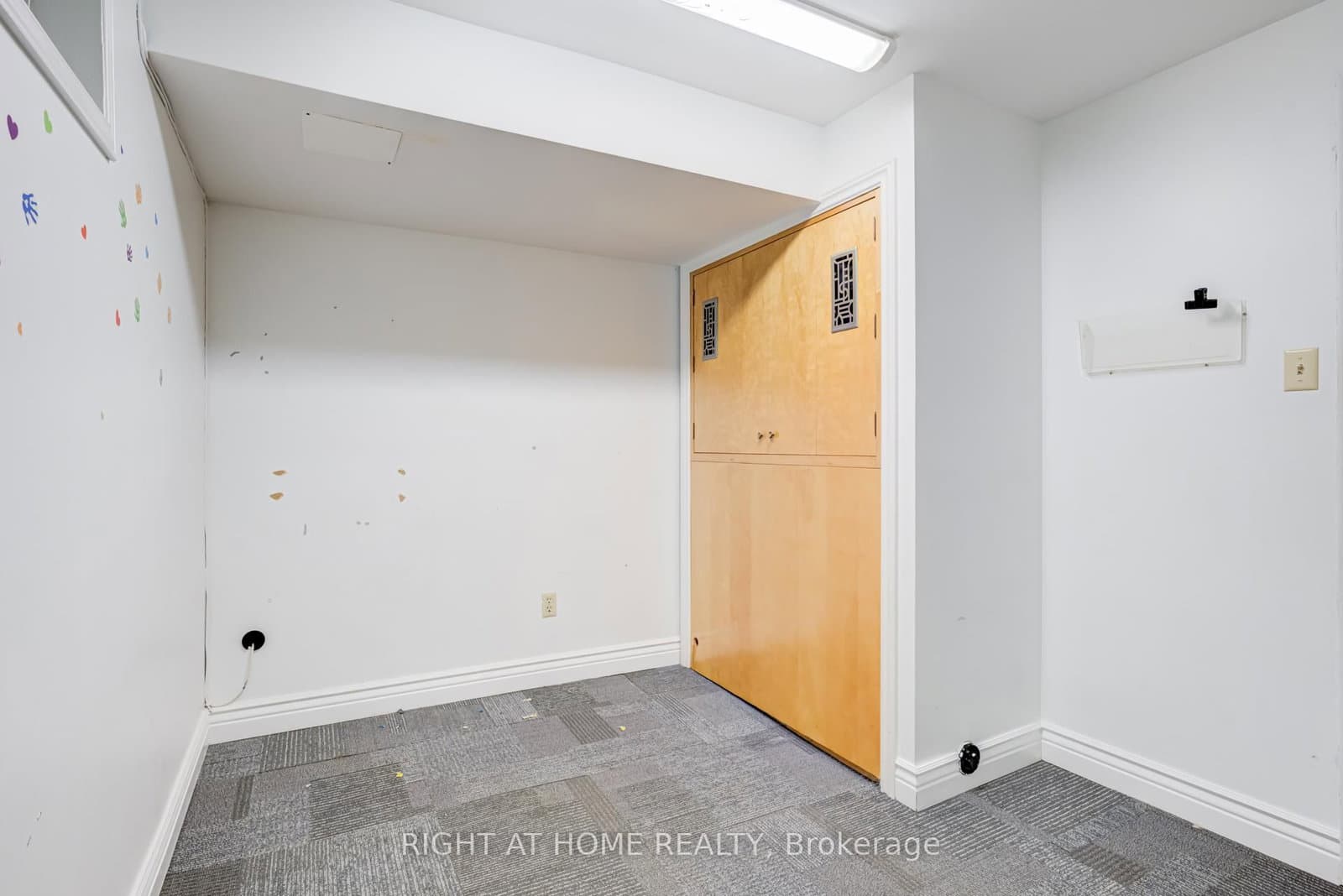 1 Rathburn Road, Unit Lower Level thumbnail 13