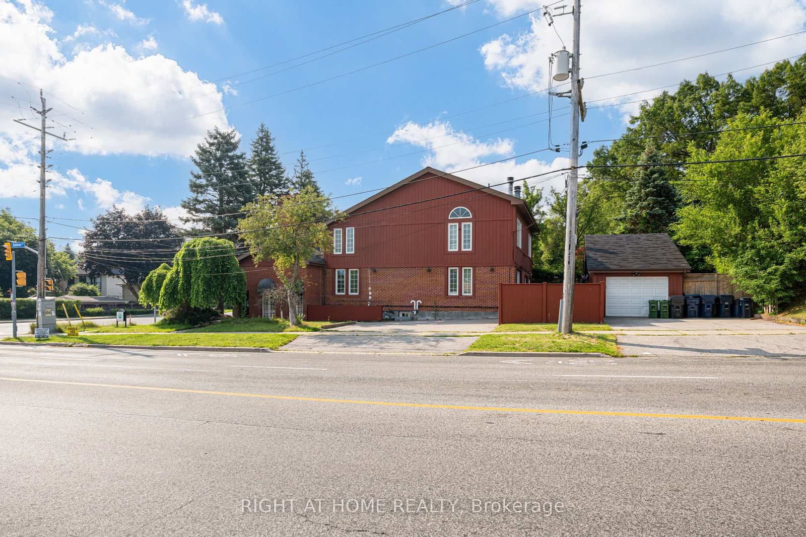 1 Rathburn Road, Unit Lower Level thumbnail 3