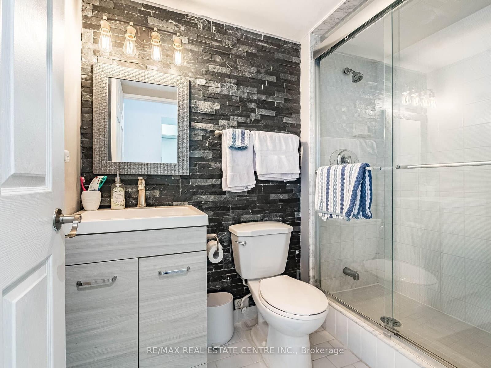 250 Webb Drive, Unit 1616 thumbnail 33