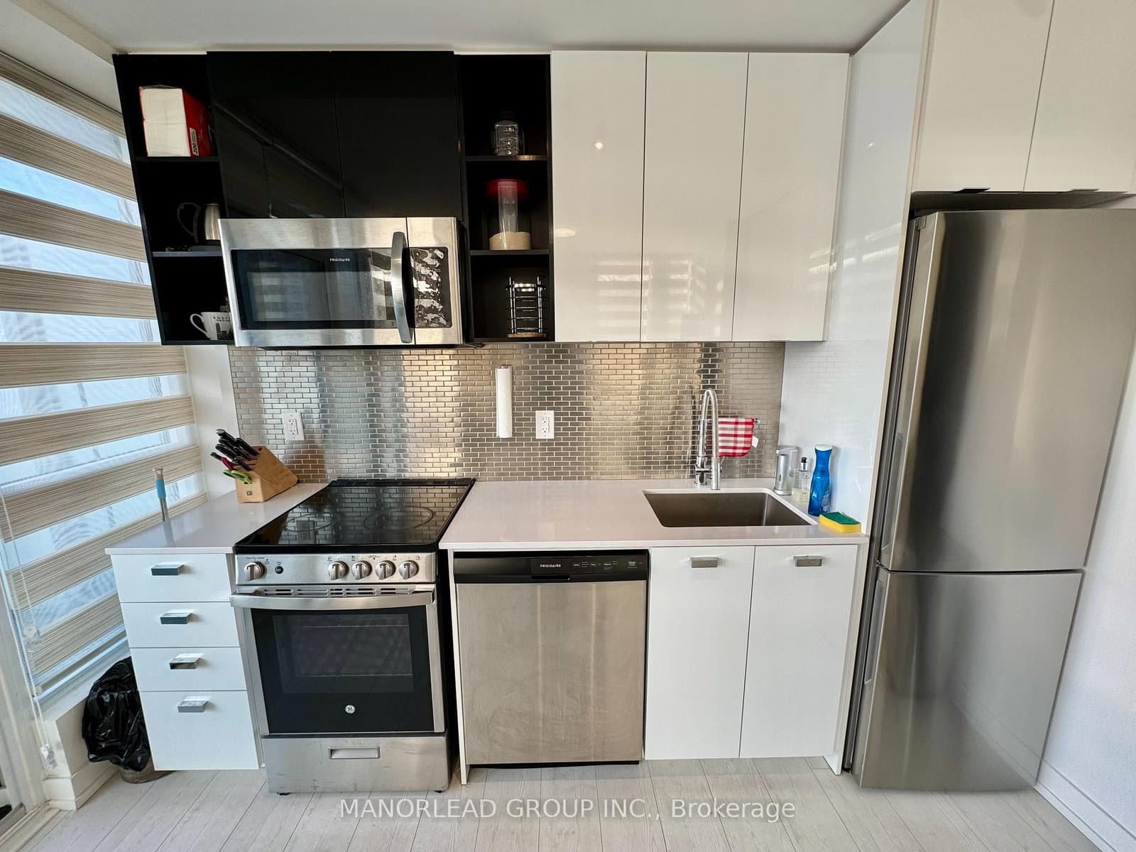 10 De Boers Drive, Unit 813 thumbnail 7