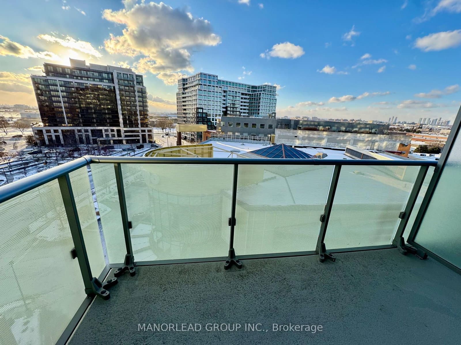 10 De Boers Drive, Unit 813 thumbnail 9
