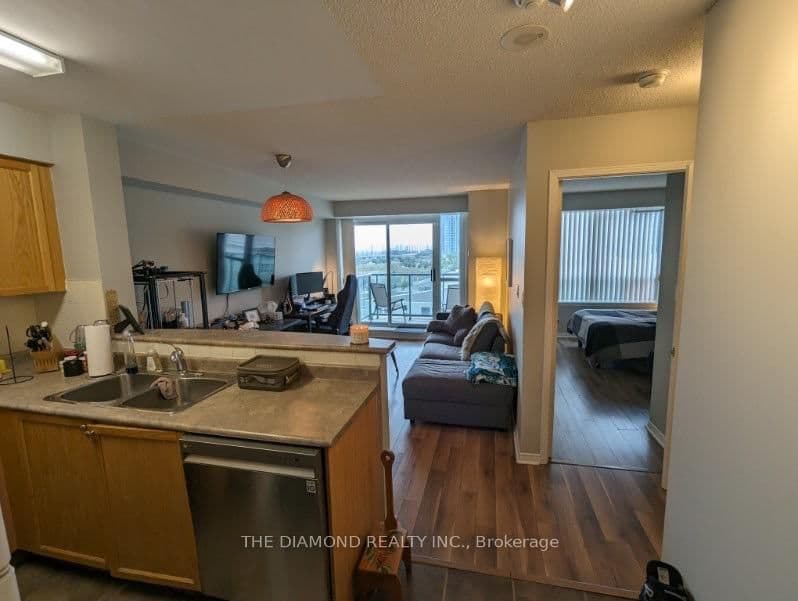 9 Michael Power Place, Unit 610 thumbnail 2