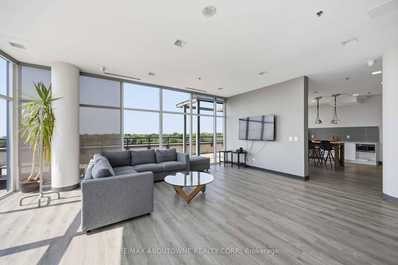 11 Superior Avenue, Unit 904 thumbnail 38