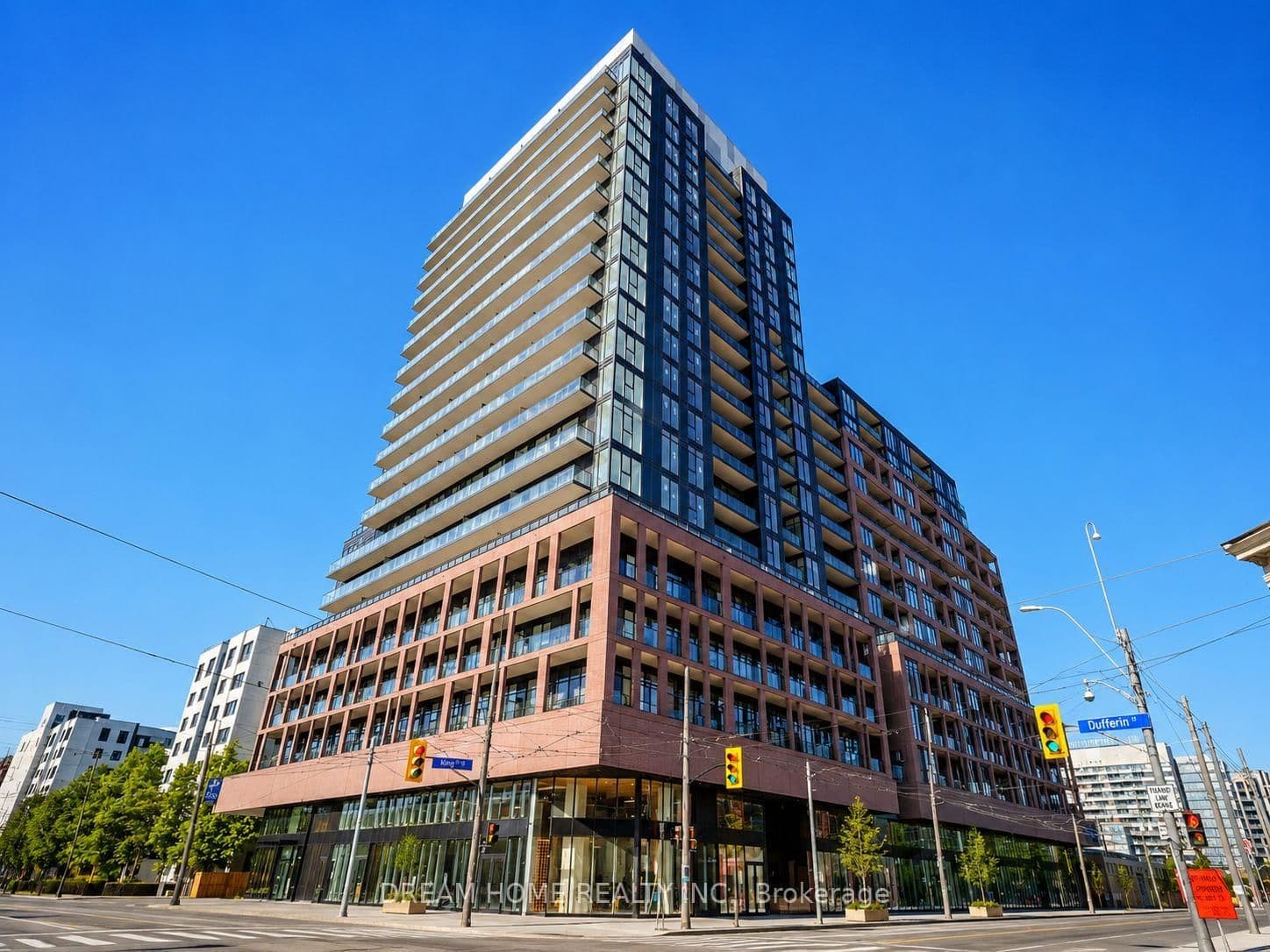 285 Dufferin Street, Unit 810 - Image 1