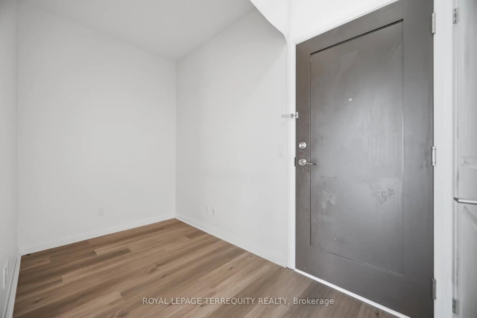 75 Eglinton Avenue W, Unit 703 thumbnail 26